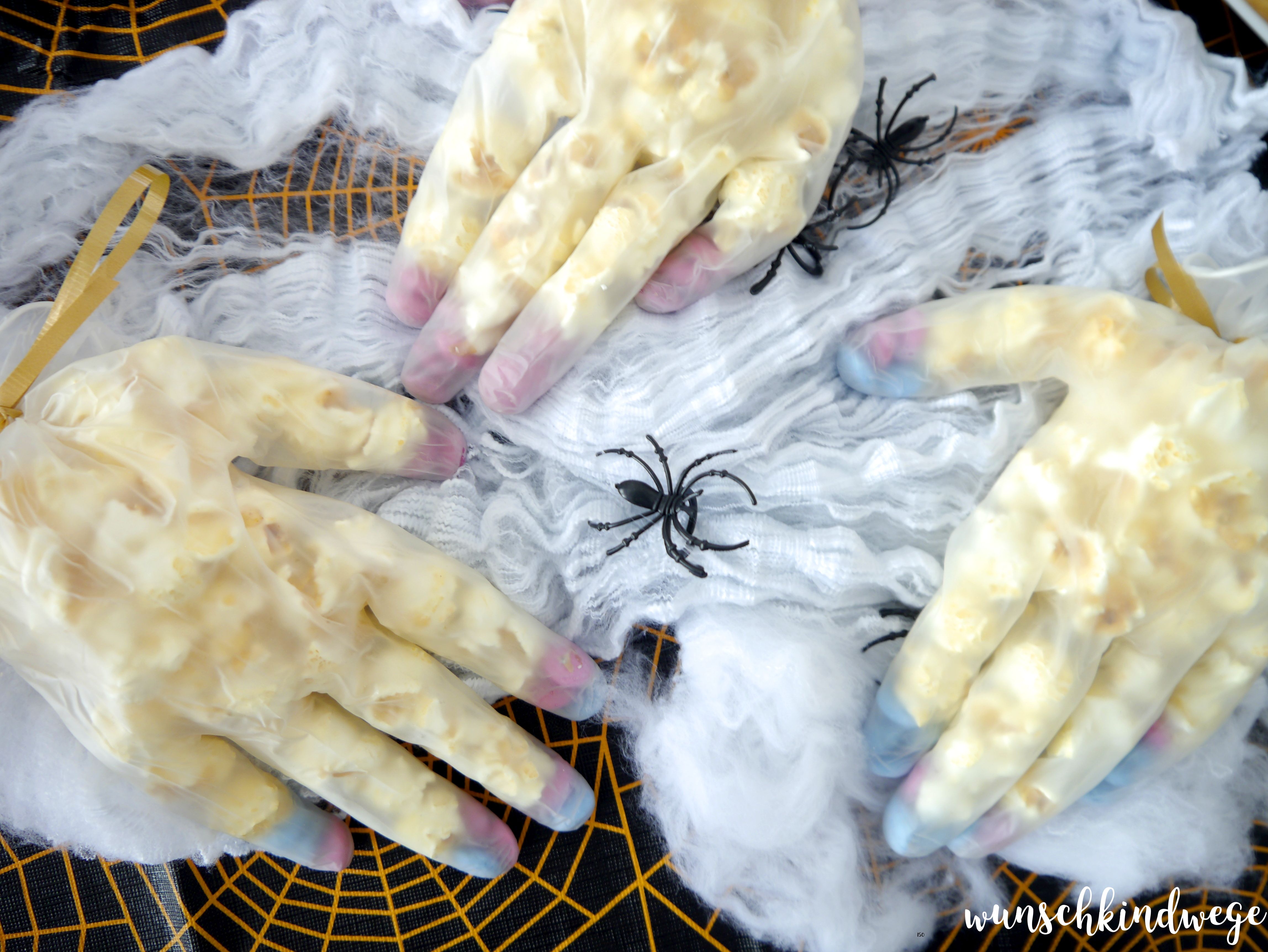 Halloweenparty Popcornhände