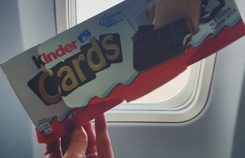 kinder Cards im Flugzeug