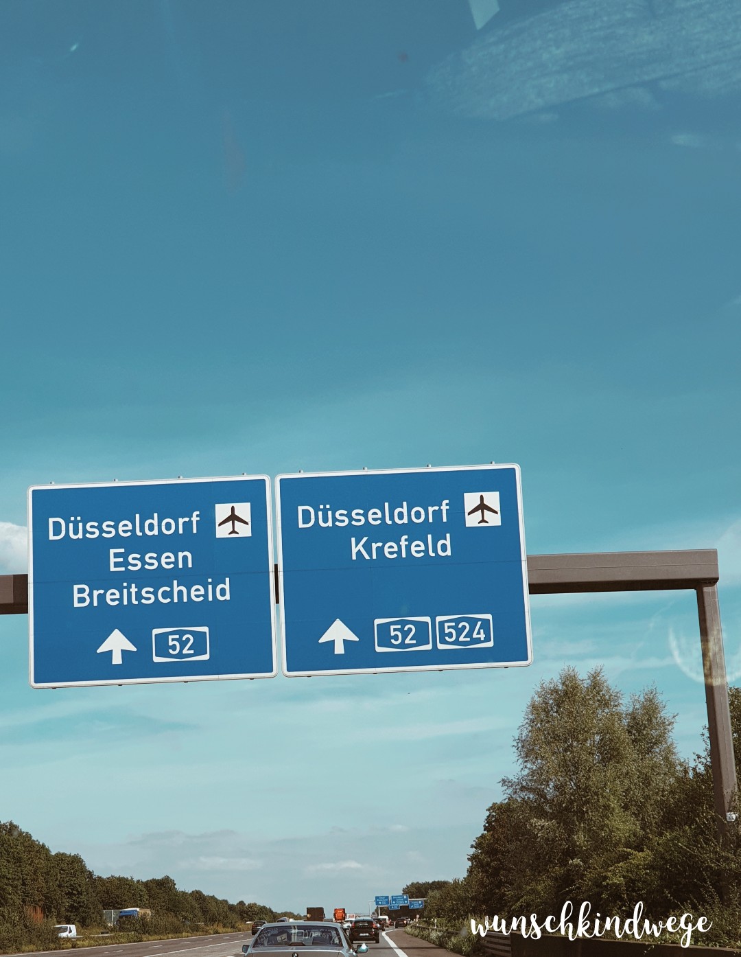 Flughafen Düsseldorf Autobahnschild